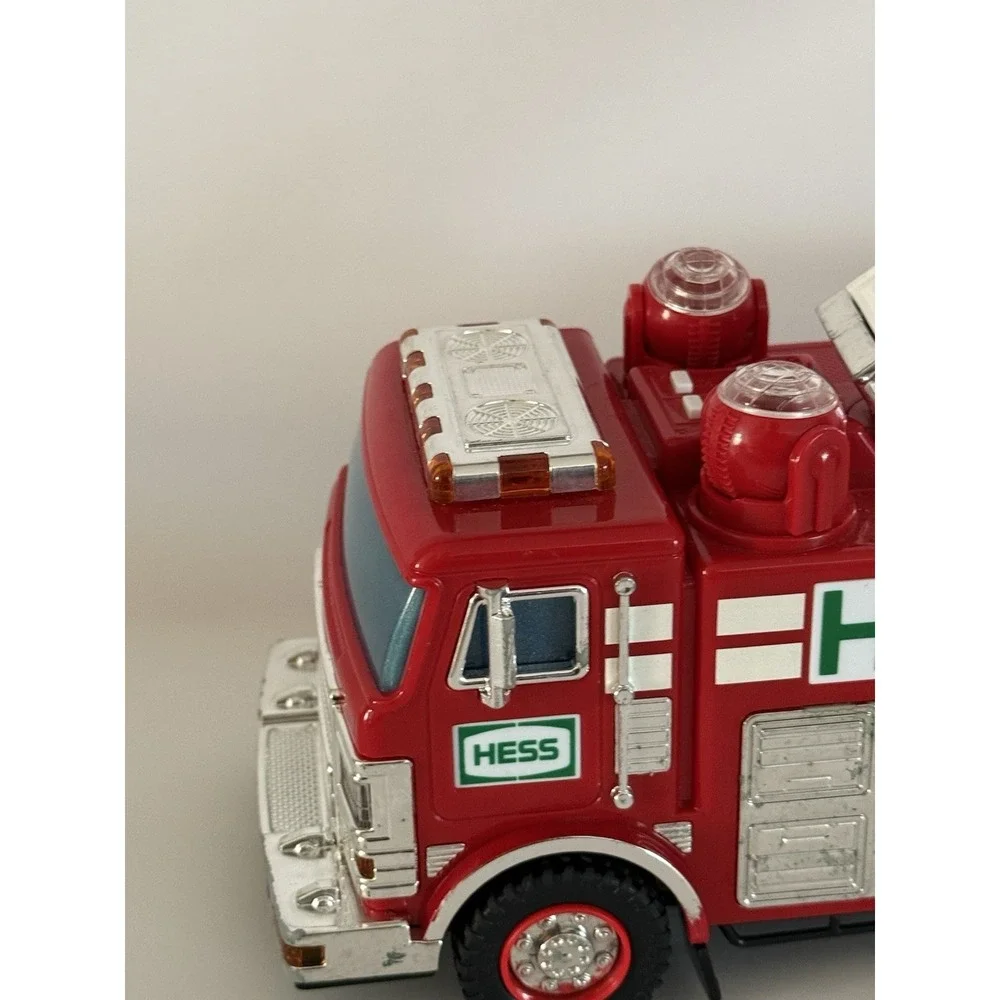 2005 Hess Fire Truck Ladder Lights Sounds Working
